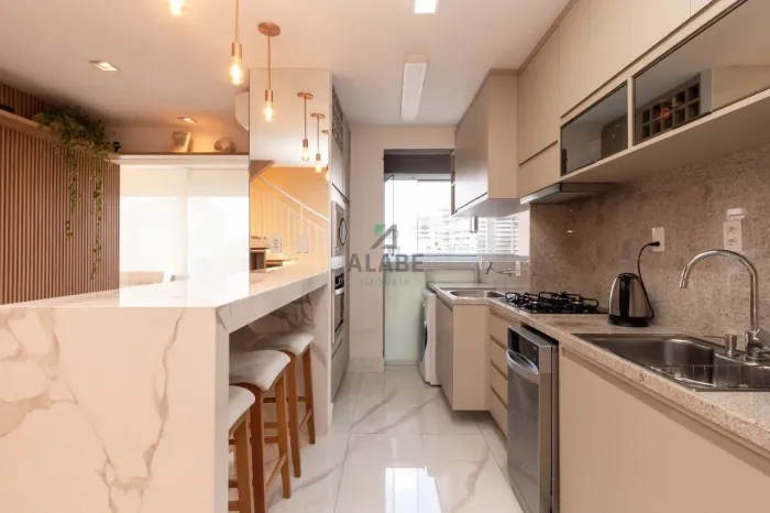 Apartamento de cobertura no Jardim das Acácias com 140m², 2 quartos e 2 vagas