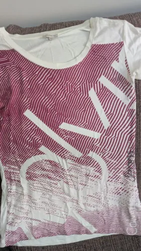 ?Camiseta Feminina Calvin Klein Jeans Original - Tamanho P