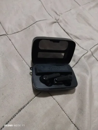 fones de ouvido kit preto e branco