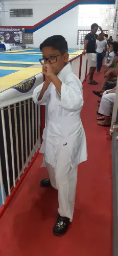 Kimono masculino karatê ?