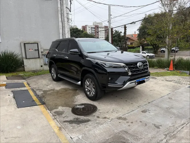Toyota Hilux SW4 SRX 4X4 2.8 TDI 16V Dies. Aut. 2023