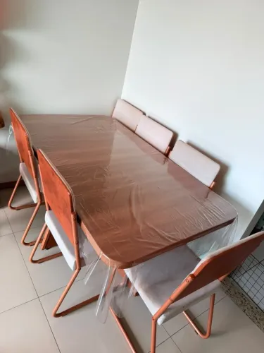 Mesa de jantar com 6 cadeiras