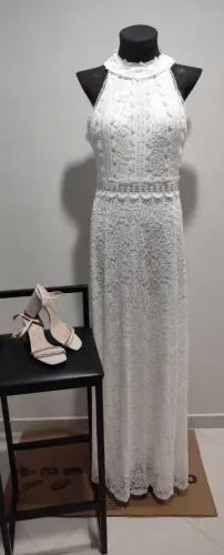 Vestido festas/formatura/noiva. Tamanho M, novo, nunca usado, brinde sandália num.37