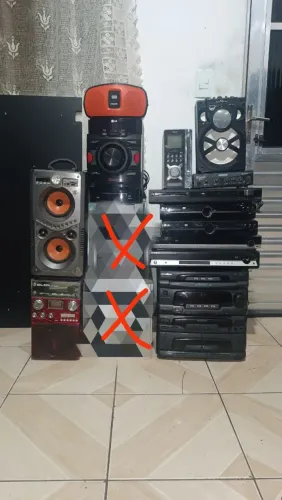 Lote de eletrônicos no estado
