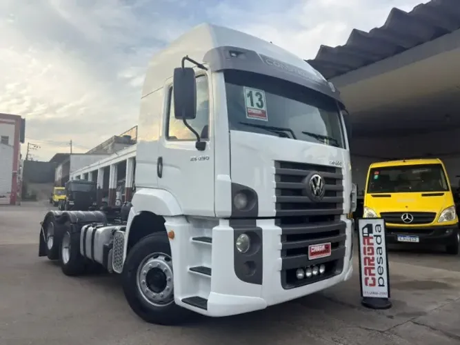 VOLKS 25390 CONSTELLATION 6X2 2013