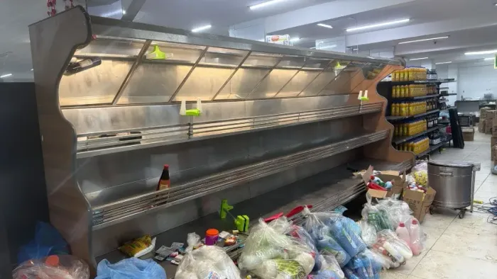 Verdureiro de aço inoxidável. Em excelente estado. Valor: 17.000,00 reais.