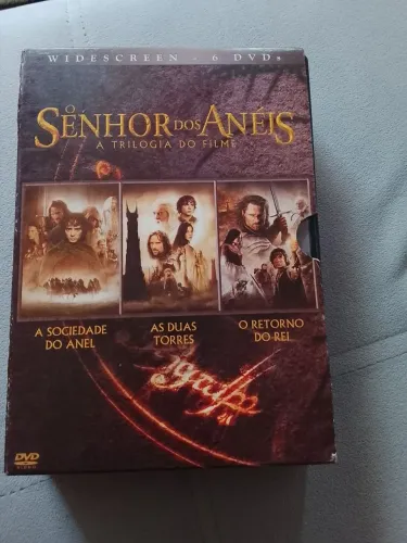 Vendo Box Trilogia Senhor Dos Anéis. Usado, original em ótimo estado.