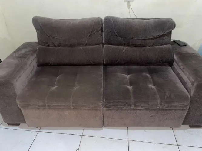 Vende-se sofá muito bem conservado