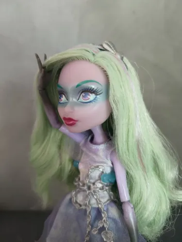 MONSTER HIGH - TWYLA HAUNTED