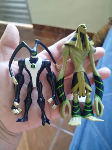 Bonecos Ben 10 (Feedback e múmia) originais Bandai