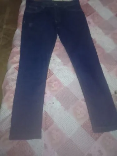 Calças jeans e blusa