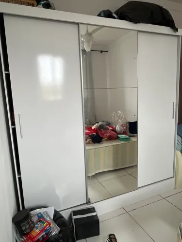 Vendo guarda-roupa por 650