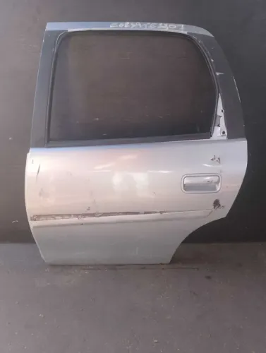 Porta traseira esquerda Corsa 1996 a 2011