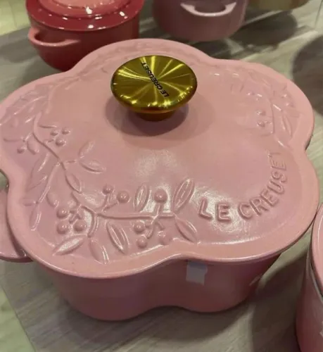 Panela Flor Ramos de Oliveira Le Creuset