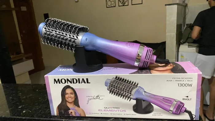 Vendo escova secadora nova 