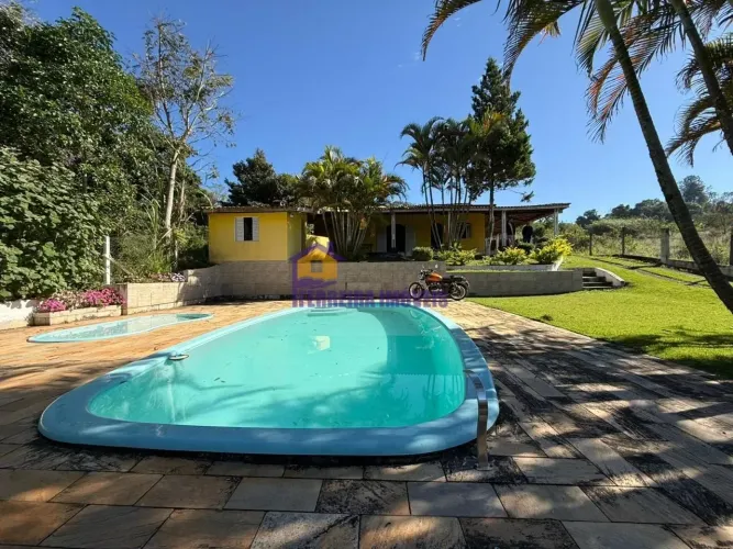 Ibiúna, chácara com 1000m², e piscina adulto e infantil