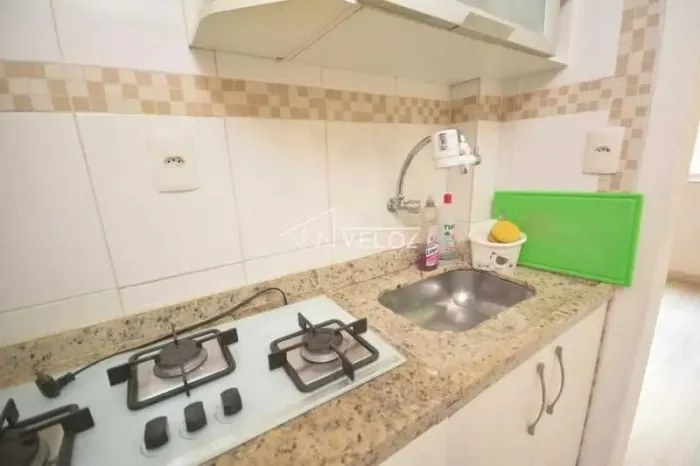 Apartamento : / Residencial / Glória