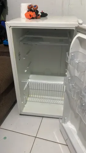 Vendo frigobar 122L