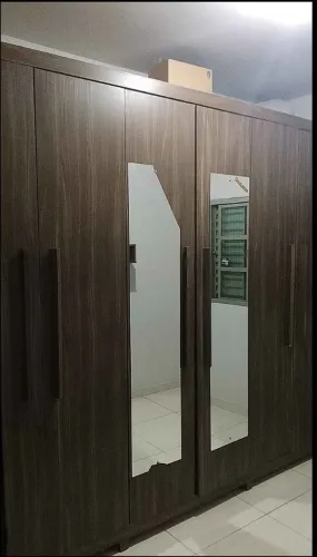 Guarda roupa grande e barato