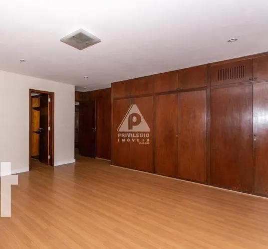 Cobertura Duplex 4 quartos na Urca disponível para Venda na Privilégio Imóveis.