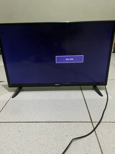 VENDE-se tv de 24 polegadas, com listra na tela mais não interfere em nada 