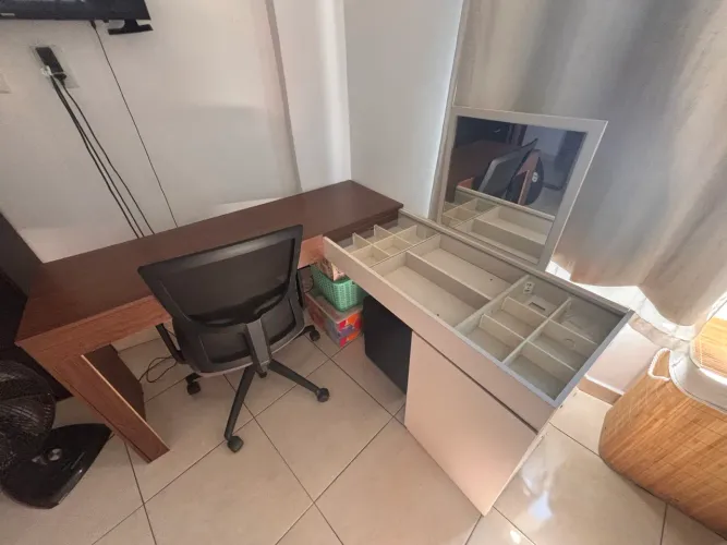 Escrivaninha Penteadeira De Canto
