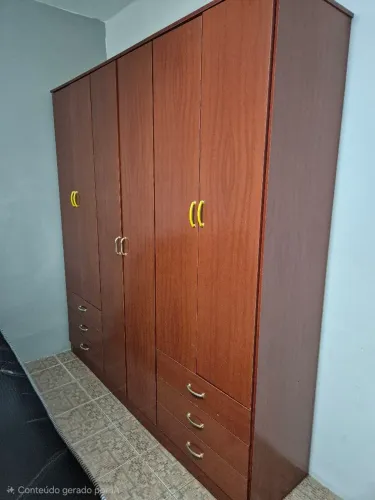 Guarda roupa de 6 portas e 6 gavetas
