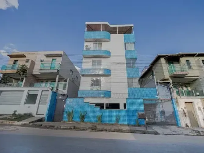 Cobertura de 03 quartos sendo 01 com suíte, 02 vagas de garagem no Bairro Europa