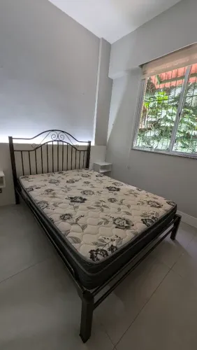 Cama Casal de Ferro (cor Ouro Velho) + Colchão Ortobom Pró Saúde Ultra Firme - Casal