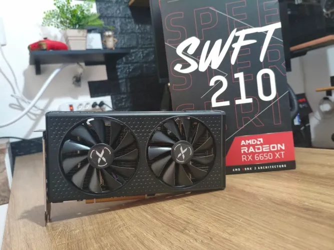 Placa de vídeo RX 6650 XT XFX Swift