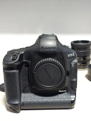 Canon EOS 1D Mark IV
