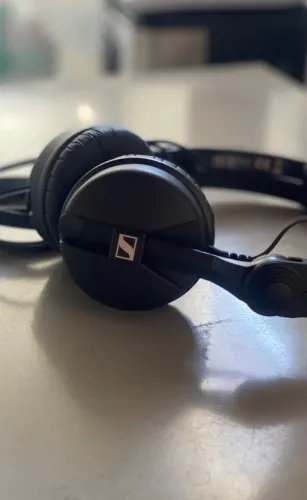 Fone de Ouvido Sennheiser HD25