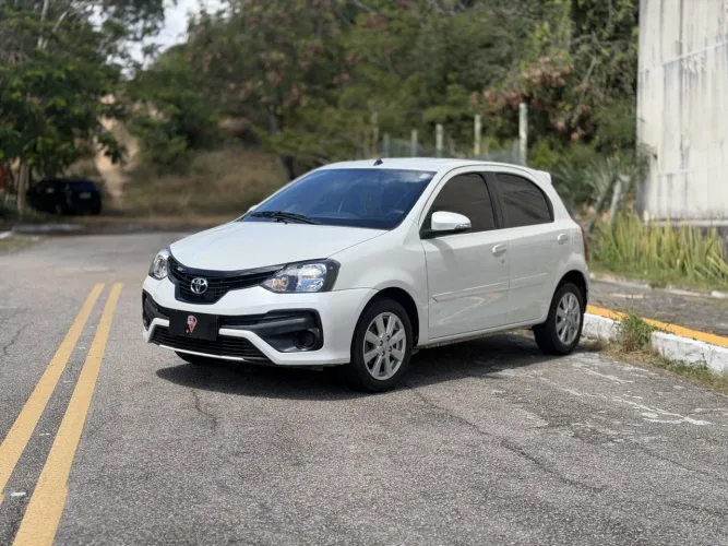 Toyota Etios X Plus 1.5 Flex 16V 5P Mec. 2020