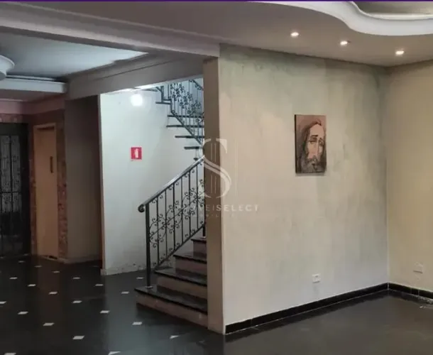 Luz, Prédio Comercial de 827m² com 2 pavimentos.