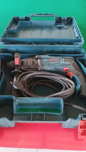 Martelete Bosch Professional GBH 220 com maleta