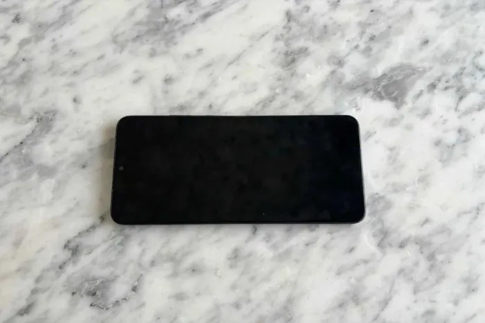 Vendo um poco c71com a câmera traseira trincada mas fucina perfeitamente