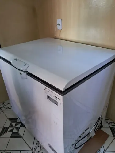 Vende-se 1 freezer horizontal CONSUL 309 L 127 V