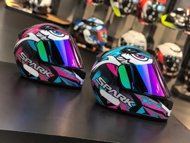Kit Capacete Casal Dragon + 2 viseiras Camaleão