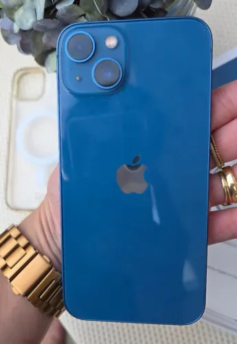 iPhone 13 Azul 256GB | 12/2023 | Bateria 88% | Impecável - R$ 2.100,00