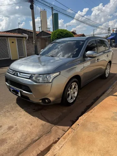 Mitsubishi Outlander 2.0 16V 160cv Aut. 2014
