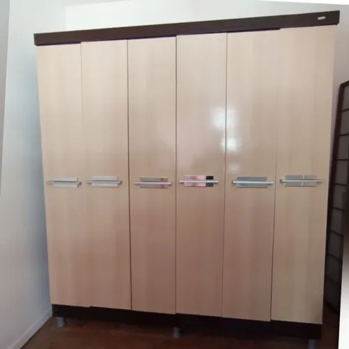Guarda-roupa de 6 portas da Bartira 