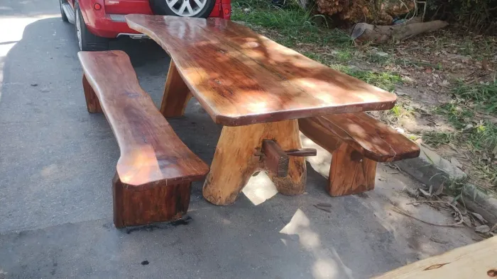 VENDO MESA RÚSTICA DE MADEIRA