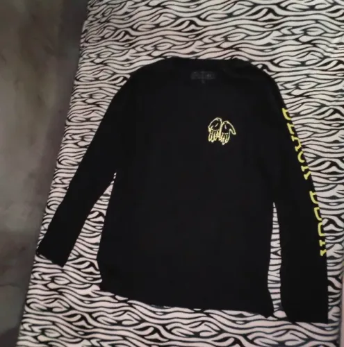 camiseta manga longa black book