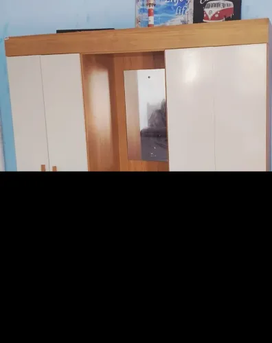 Guarda roupa solteiro 4 portas com espelho embutido