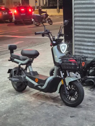 Scooter Elétrica Yadea Cool Joy H - Econômica, Silenciosa e Muito Conservada
