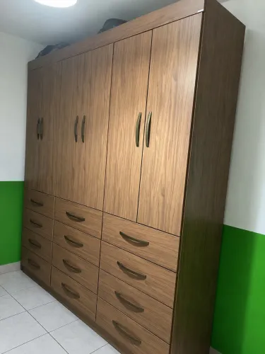Guarda roupa - negociável