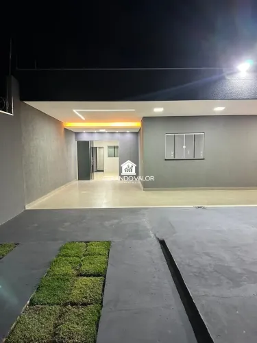 Casa com Piscina, Área Gourmet em terreno único