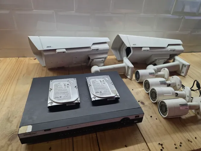 DVR Intelbras 3116 com 2HDs de 500GB e 6 cameras