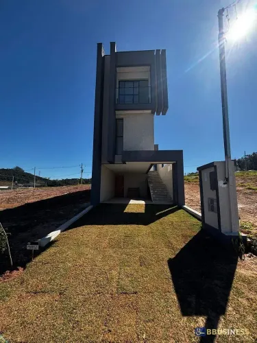 Casa à venda com 3 quartos, sendo 1 suíte - Club Life Granja Vianna, Cotia, SP