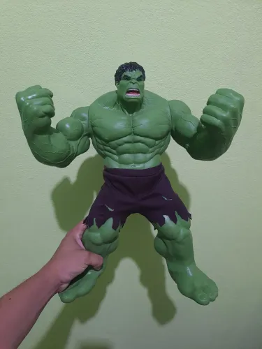 Boneco Hulk